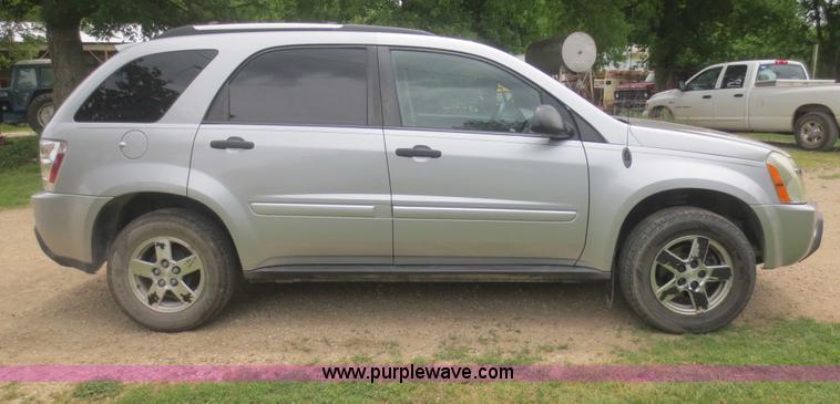 image for item F6986 2005 Chevrolet Equinox LS SUV