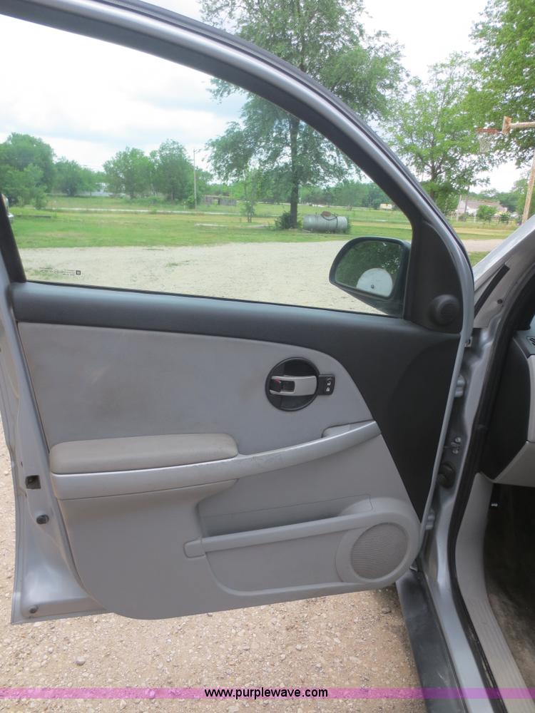 image for item F6986 2005 Chevrolet Equinox LS SUV