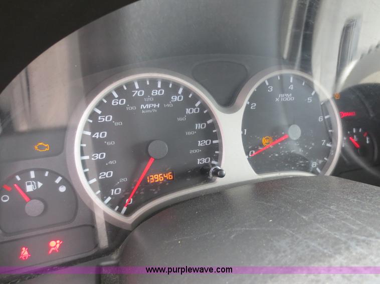 image for item F6986 2005 Chevrolet Equinox LS SUV