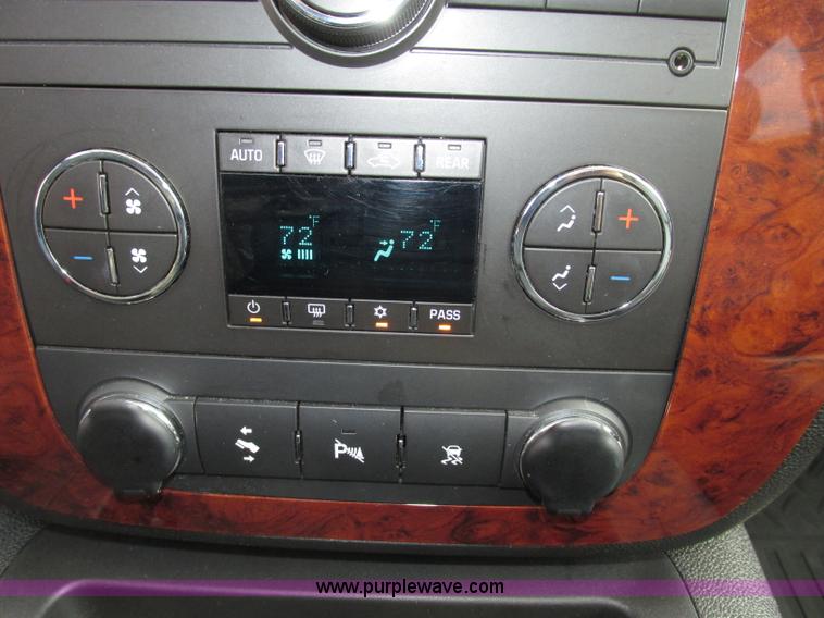 image for item F7391 2009 Chevrolet Tahoe LT SUV