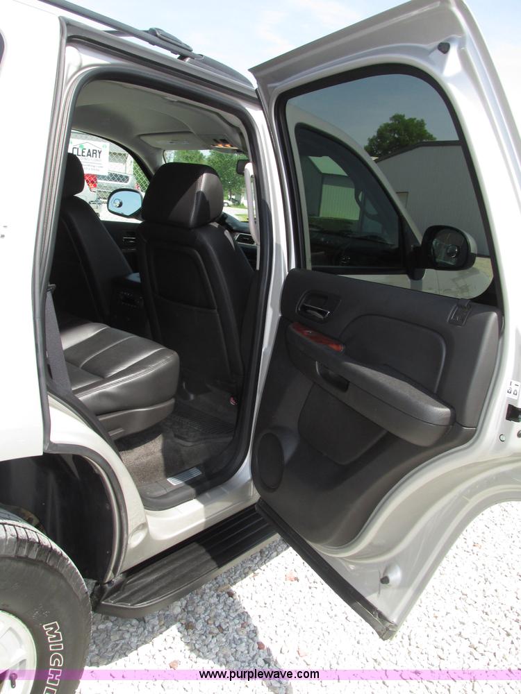 image for item F7391 2009 Chevrolet Tahoe LT SUV