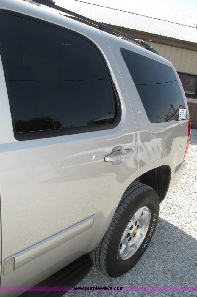 image for item F7391 2009 Chevrolet Tahoe LT SUV