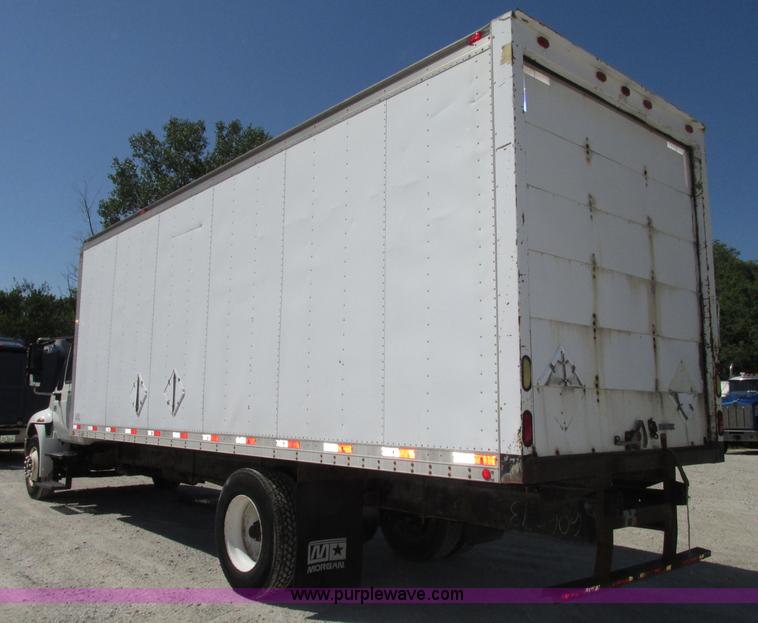 image for item F7397 2002 International 4300 box truck