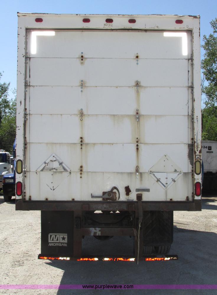 image for item F7397 2002 International 4300 box truck