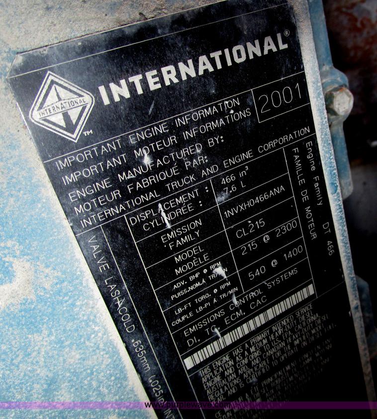 image for item F7397 2002 International 4300 box truck