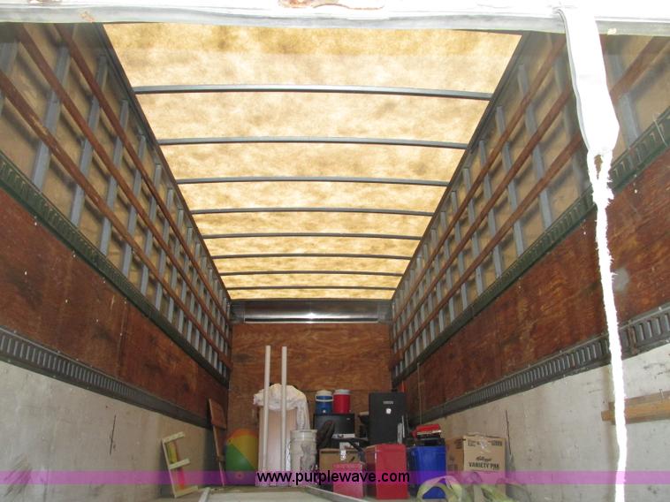 image for item F7397 2002 International 4300 box truck