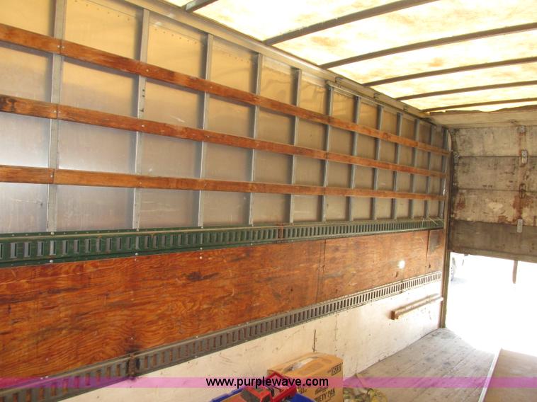 image for item F7397 2002 International 4300 box truck