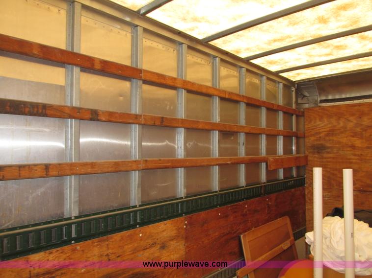 image for item F7397 2002 International 4300 box truck