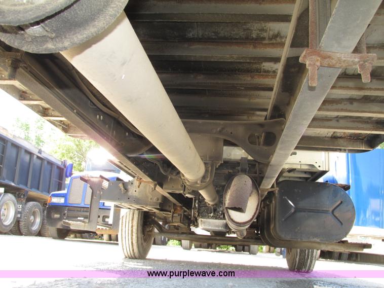 image for item F7397 2002 International 4300 box truck