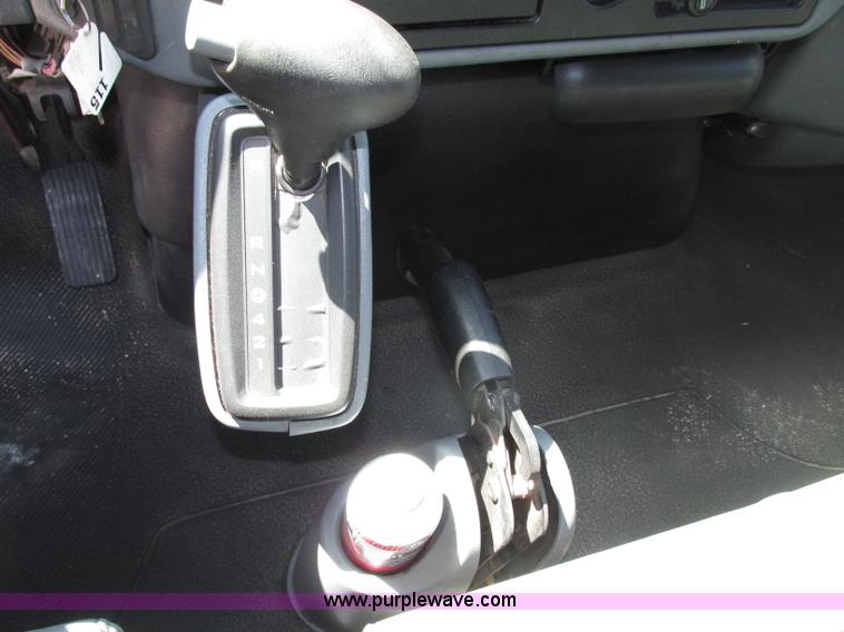 image for item F7397 2002 International 4300 box truck