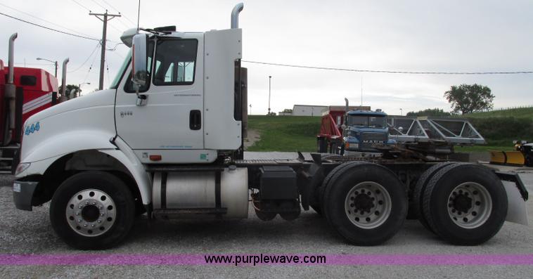 image for item F7398 2006 International TranStar 8600 semi truck