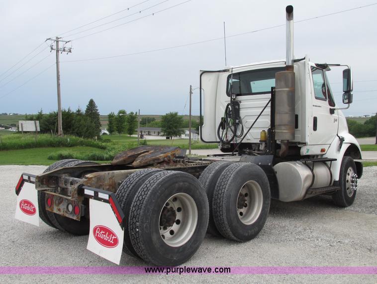 image for item F7398 2006 International TranStar 8600 semi truck