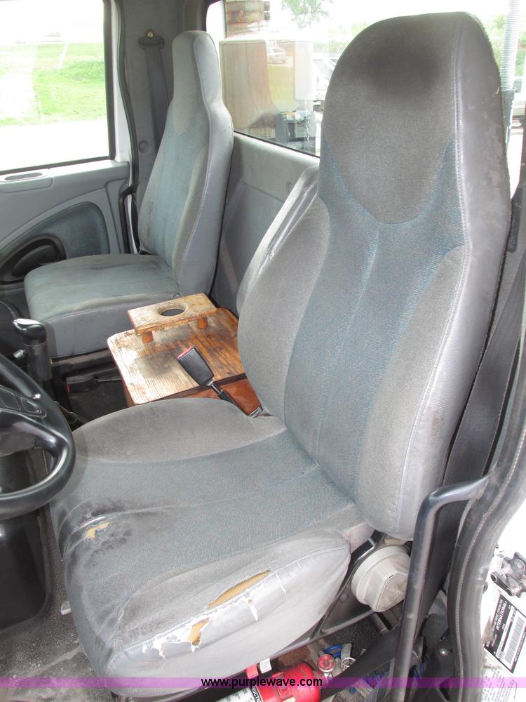 image for item F7398 2006 International TranStar 8600 semi truck