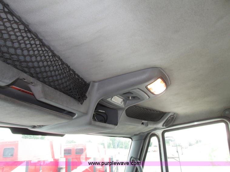 image for item F7398 2006 International TranStar 8600 semi truck