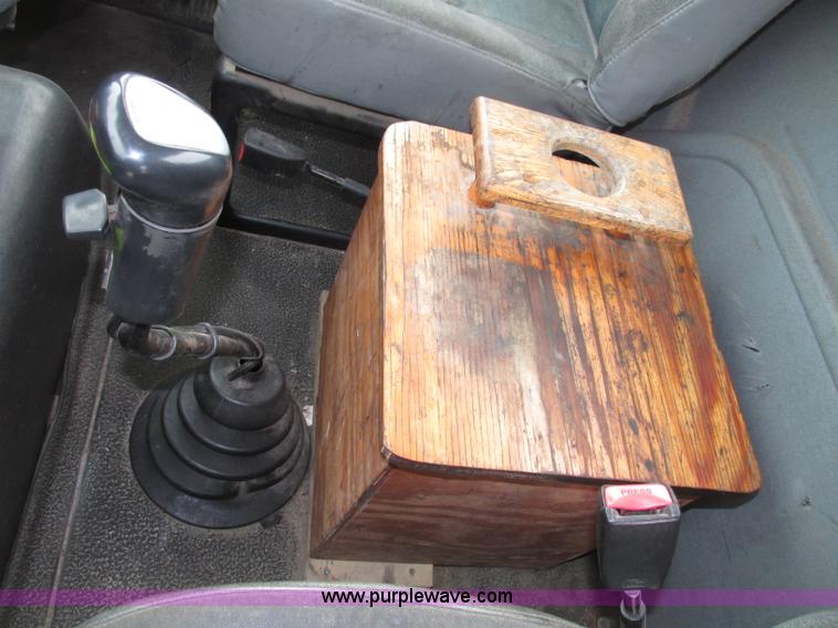 image for item F7398 2006 International TranStar 8600 semi truck