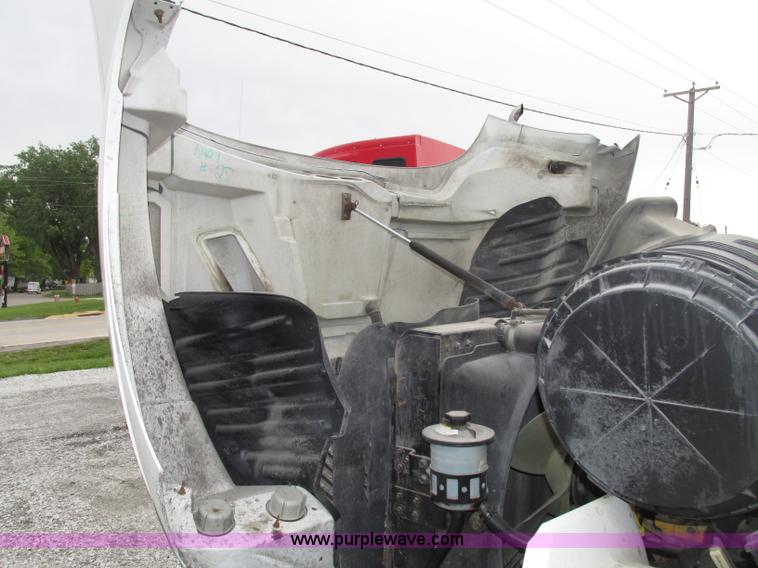 image for item F7398 2006 International TranStar 8600 semi truck