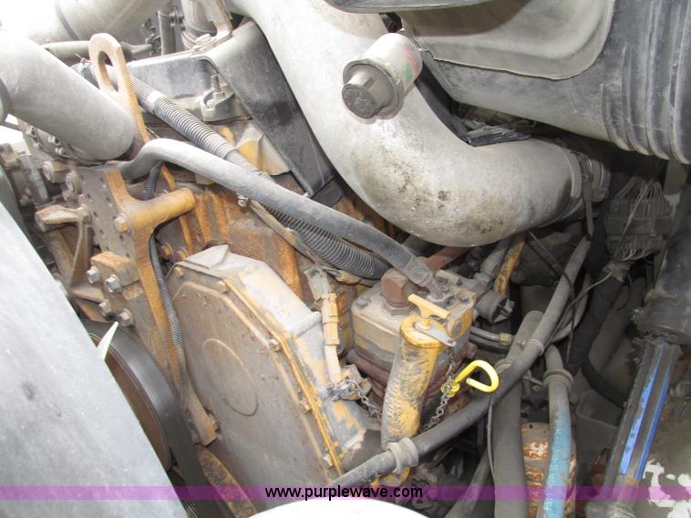 image for item F7398 2006 International TranStar 8600 semi truck