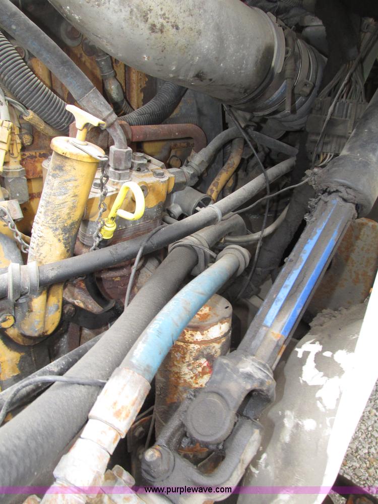 image for item F7398 2006 International TranStar 8600 semi truck