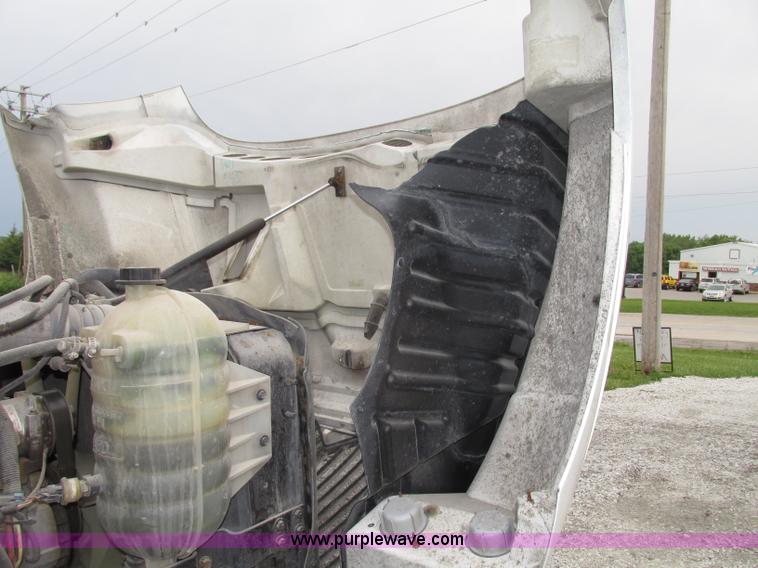 image for item F7398 2006 International TranStar 8600 semi truck