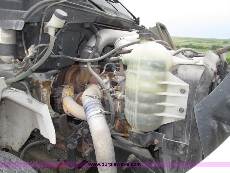 image for item F7398 2006 International TranStar 8600 semi truck