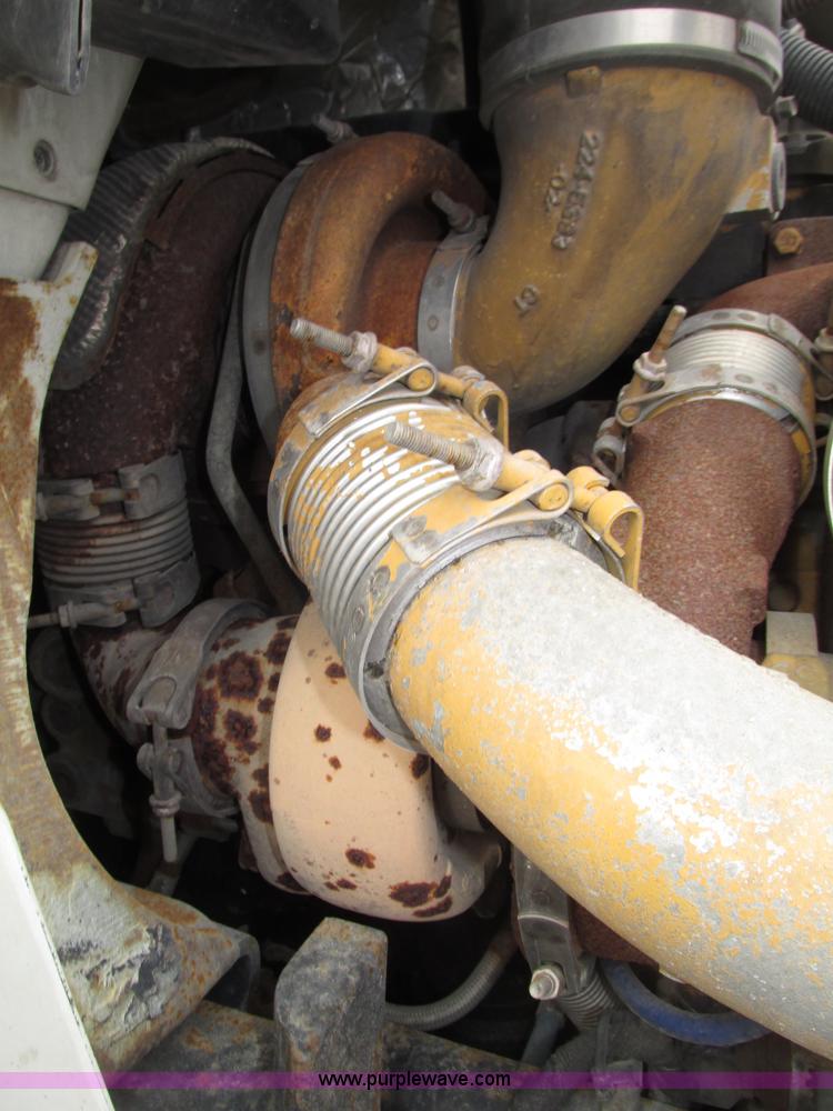 image for item F7398 2006 International TranStar 8600 semi truck