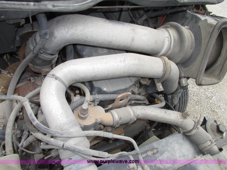 image for item F7398 2006 International TranStar 8600 semi truck