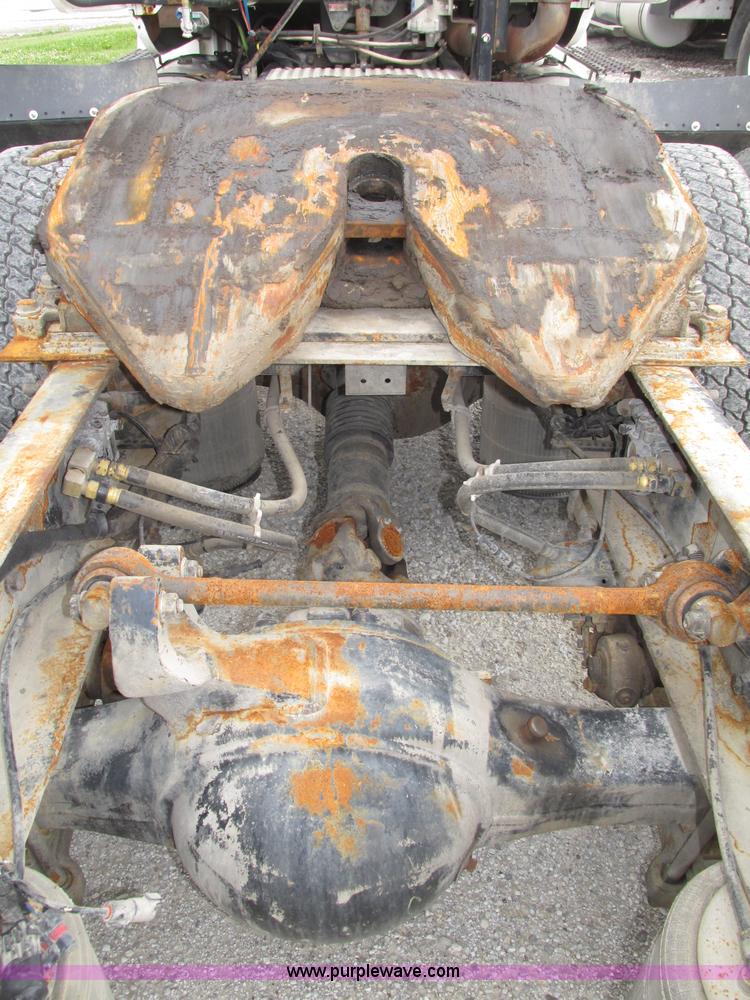 image for item F7398 2006 International TranStar 8600 semi truck