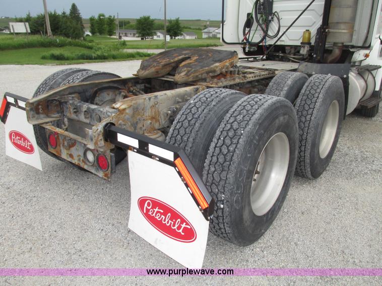 image for item F7398 2006 International TranStar 8600 semi truck