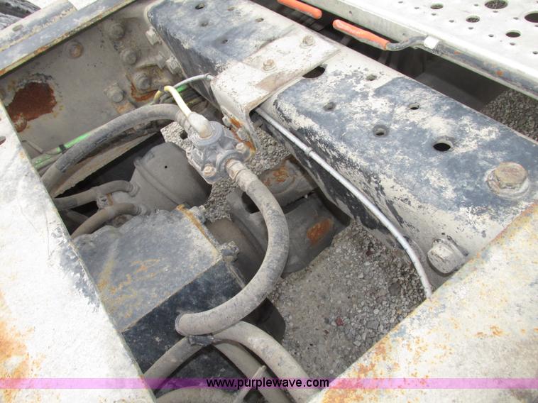 image for item F7398 2006 International TranStar 8600 semi truck