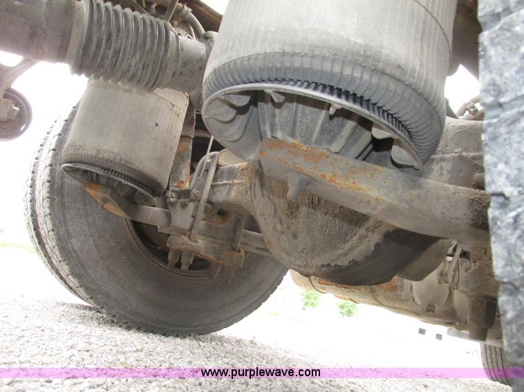 image for item F7398 2006 International TranStar 8600 semi truck