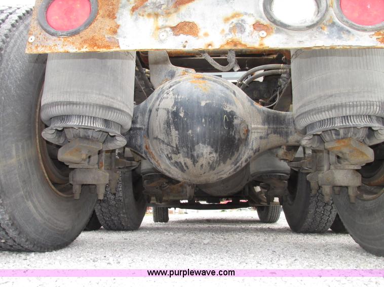 image for item F7398 2006 International TranStar 8600 semi truck
