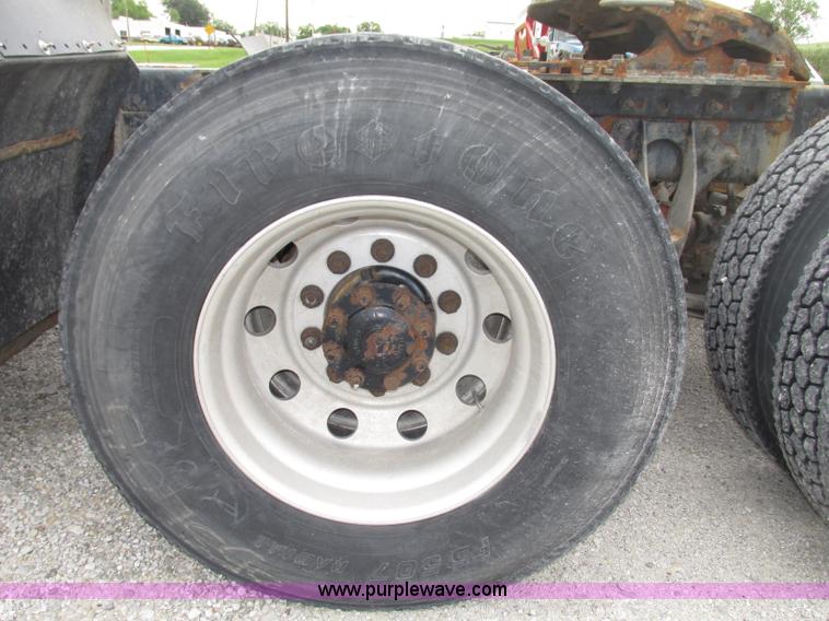 image for item F7398 2006 International TranStar 8600 semi truck