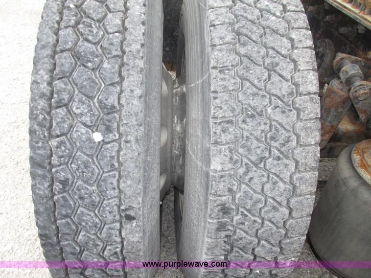 image for item F7398 2006 International TranStar 8600 semi truck