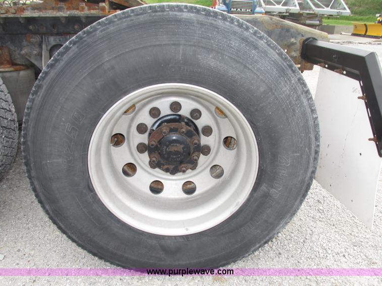 image for item F7398 2006 International TranStar 8600 semi truck