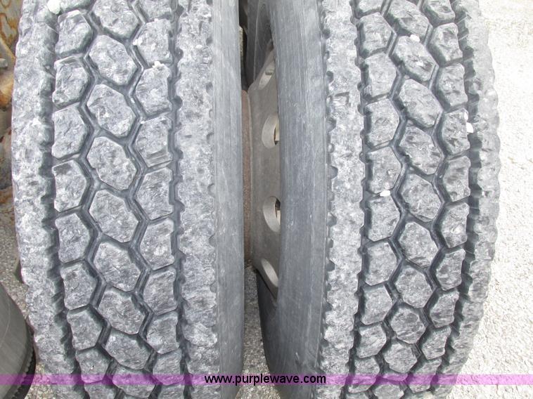 image for item F7398 2006 International TranStar 8600 semi truck