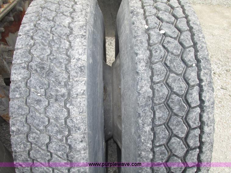 image for item F7398 2006 International TranStar 8600 semi truck