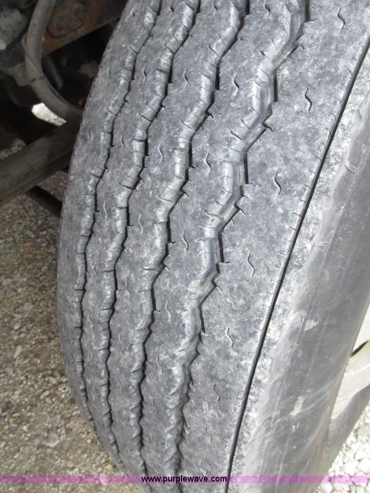 image for item F7398 2006 International TranStar 8600 semi truck