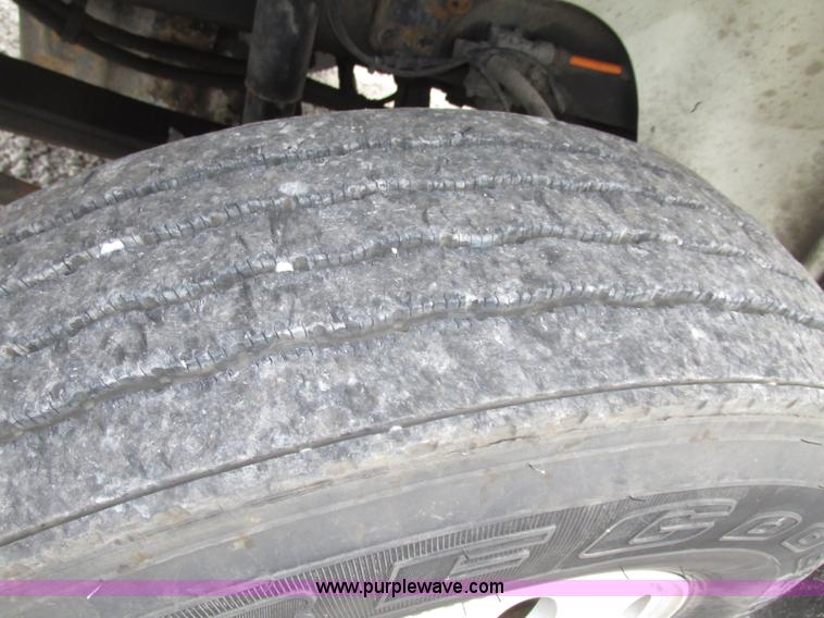 image for item F7398 2006 International TranStar 8600 semi truck