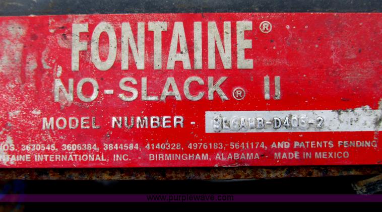 image for item F7399 2000 International 9200i semi truck