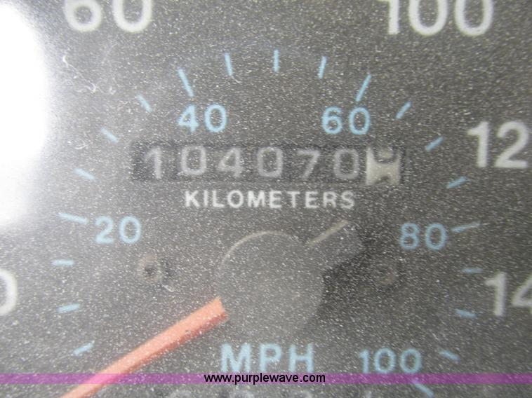 image for item F7400 1995 Mack CH613 semi truck