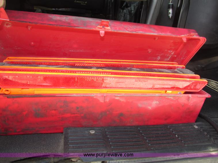 image for item F7400 1995 Mack CH613 semi truck