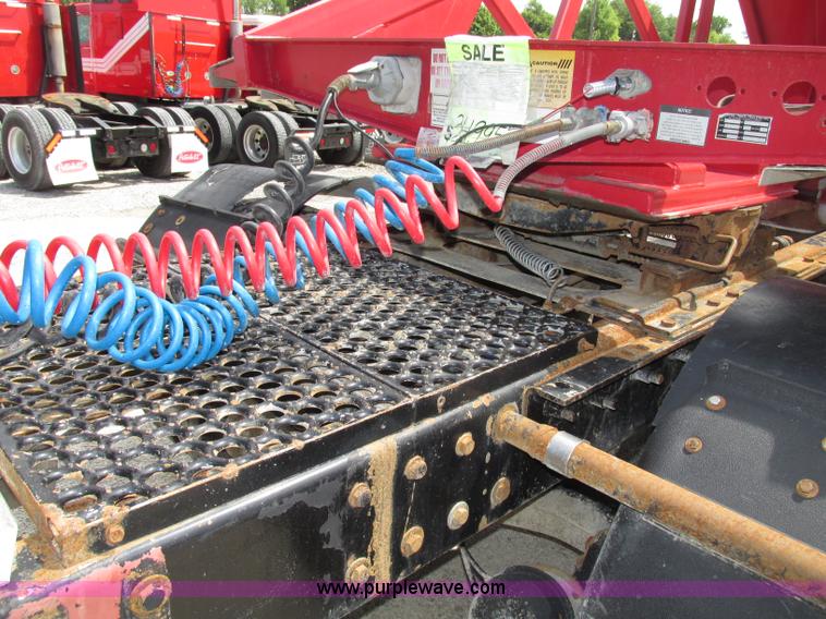 image for item F7400 1995 Mack CH613 semi truck