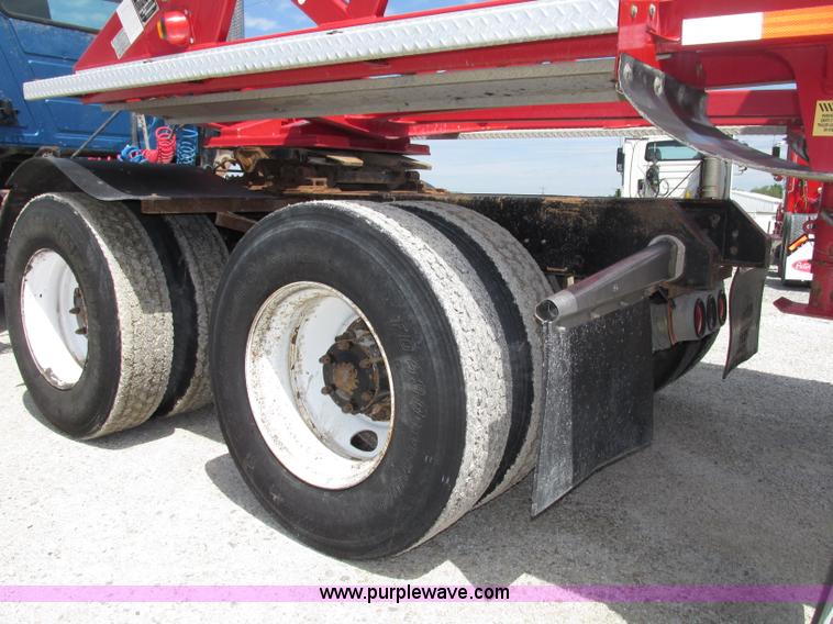 image for item F7400 1995 Mack CH613 semi truck