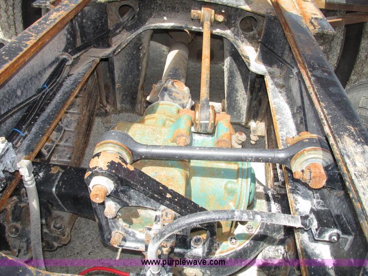 image for item F7400 1995 Mack CH613 semi truck