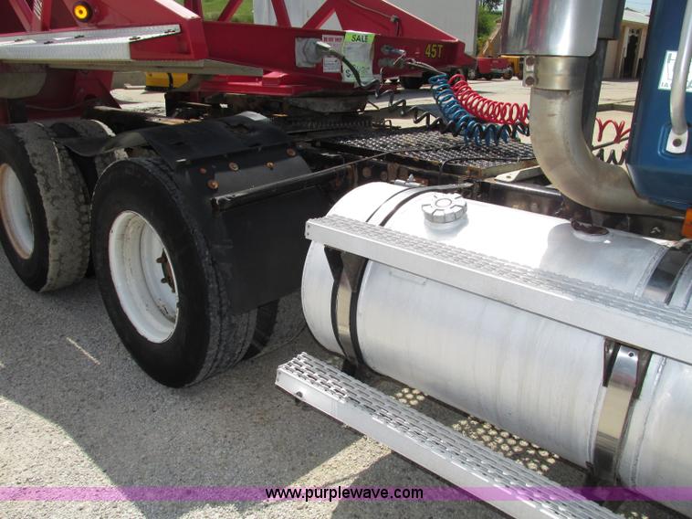 image for item F7400 1995 Mack CH613 semi truck