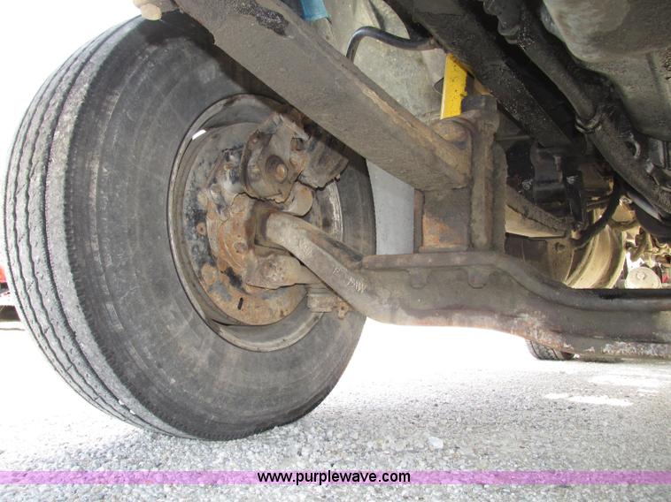 image for item F7400 1995 Mack CH613 semi truck