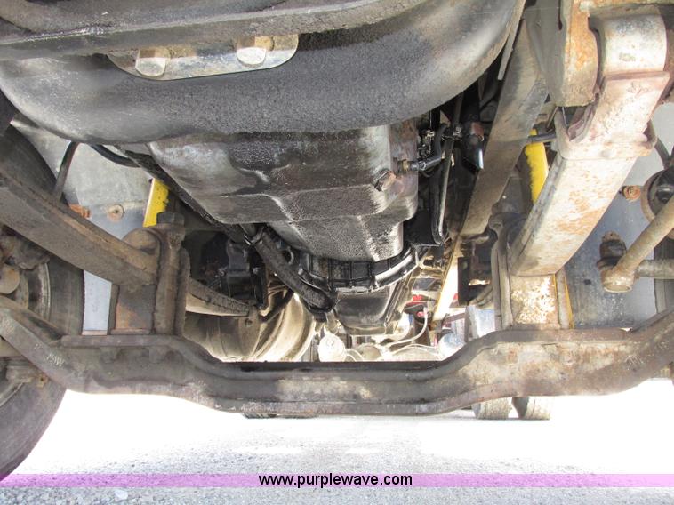 image for item F7400 1995 Mack CH613 semi truck