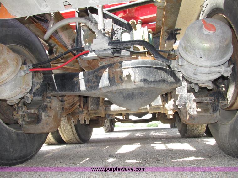 image for item F7400 1995 Mack CH613 semi truck