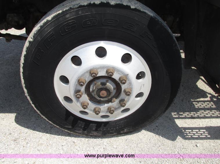 image for item F7400 1995 Mack CH613 semi truck