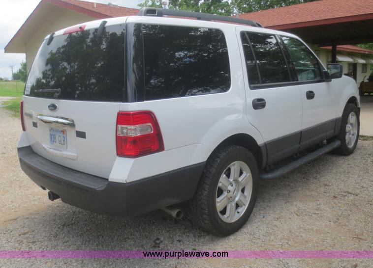 image for item F8289 2007 Ford Expedition SUV